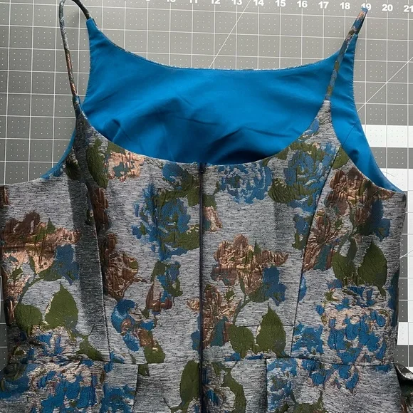 Gal Meets Glam Dress Size 12 - Picture 10 of 13